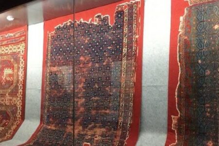 گلیم سنتی ۳ هنرمند همدانی در نمایشگاه و جشنواره گلیم، موزه فرش کشور