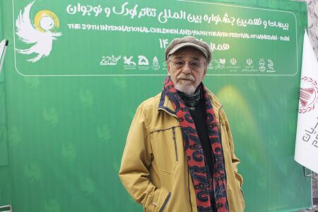 سالن های تئاتر استاندارد در همدان ساخته شود