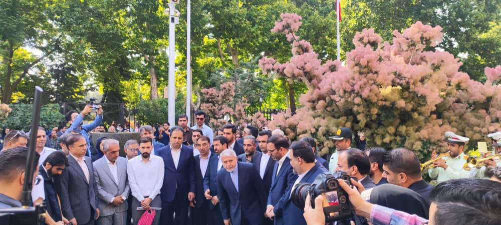 آیین استقبال از دبیرکل اکو و میهمانان خارجی و داخلی سومین کنفوبیشن گردشگری سلامت کشورهای عضو اکو در مقبره باباطاهر و آرامگاه بوعلی سینا