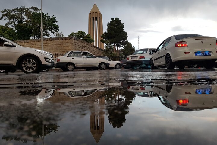 بارش باران بهاری در پیاده راه بوعلی سینا همدان