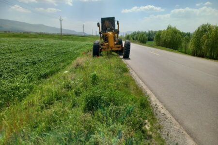 اجرای طرح ارتقای ایمنی راه‌های شهرستان تویسرکان آغاز شد
