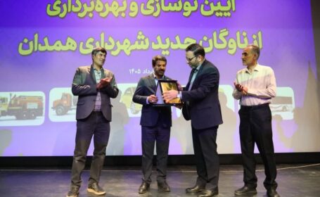 برگزاری آیین بهره‌برداری از ناوگان جدید شهرداری همدان با حضور استاندار