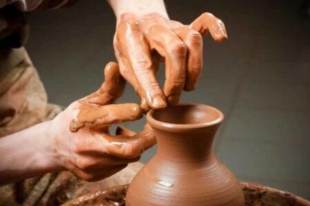 برگزاری ۱۵ عنوان برنامه همزمان با هفته صنایع‌دستی در همدان   