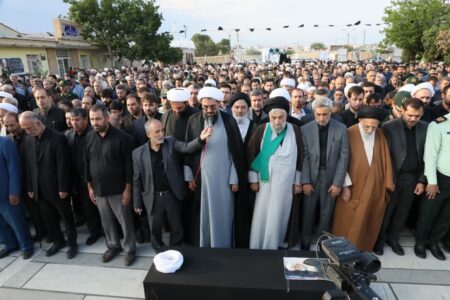 پیکر آیت‌الله طه‌محمدی  بر دستان مردم همدان و فامنین تشییع و تدفین شد