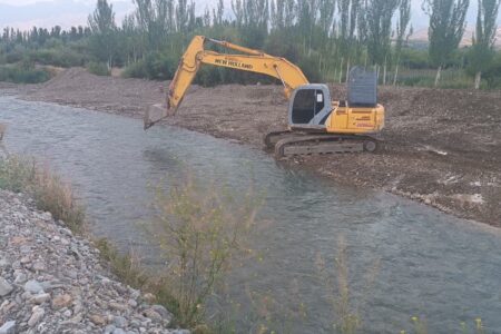 لایروبی ۲۹۰۰ متر از رودخانه های شهرستان نهاوند