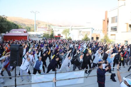 همایش بزرگ ورزش صبحگاهی به مناسبت گرامیداشت هفته تربیت بدنی برگزار شد
