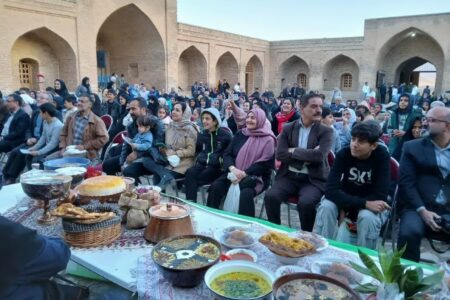 برپایی جشنواره خوراک و غذاهای سنتی در کاروانسرای جهانی فرسفج تویسرکان