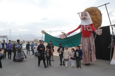 آغاز بیست و نهمین‌جشنواره بین‌المللی تئاتر کودک و نوجوان همدان
