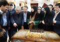 رونمایی از اثر فاخر و سازه صنایع‌دستی هنرمند تویسرکانی در غرفه استان همدان