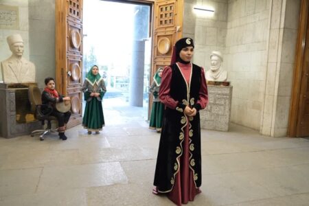 مراسم شب یلدا در آرامگاه بوعلی همدان برگزار شد