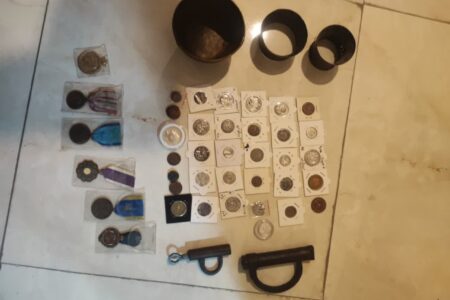 دستگیری فروشنده سکه‌های تاریخی در فضای مجازی در شهرستان اسدآباد