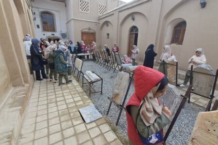 بازدید ۱۸۰۰ دانش آموزان از موزه تاریخ و فرهنگ و نمایشگاه صنایع‌دستی شهرستان ملایر