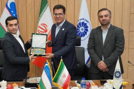 دفتر نمایندگی همکاری بین همدان و بخارا راه‌اندازی شود