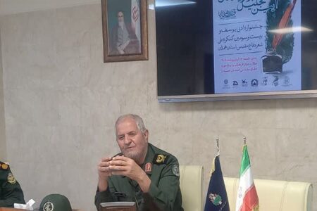 نویسندگان و شاعران، افسران جبهه فرهنگی انقلاب‌ هستند