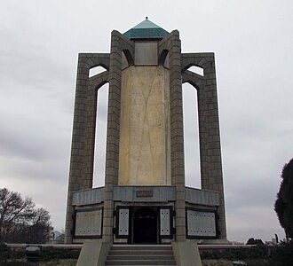 آرامگاه باباطاهر مرمت می‌شود