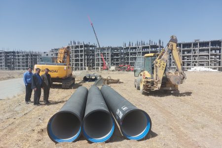 آغاز عملیات ایجاد زیرساخت‌های آب و فاضلاب در مسکن ملی کوی پرواز