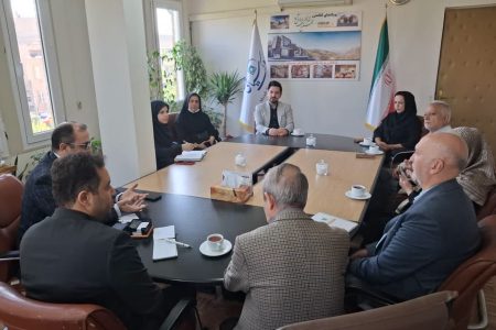 غار علیصدر در هفته گردشگری میزبان مدیران دفاتر خدمات مسافرتی همدان بود؛ تاکید بر همکاری برای رونق صنعت گردشگری استان