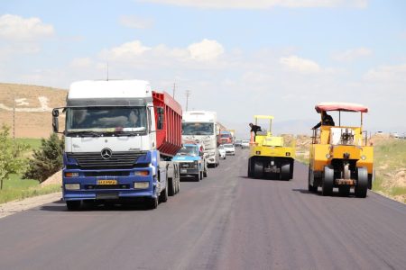 اجرای ۶۰۰ کیلومتر بهسازی و روکش آسفالت در محورهای استان همدان طی شش‌ماهه نخست سال