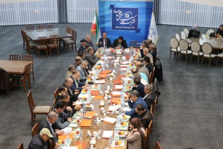میزبانی شرکت سیاحتی علیصدر از روسای انجمن صنفی دفاتر گردشکری کشور 