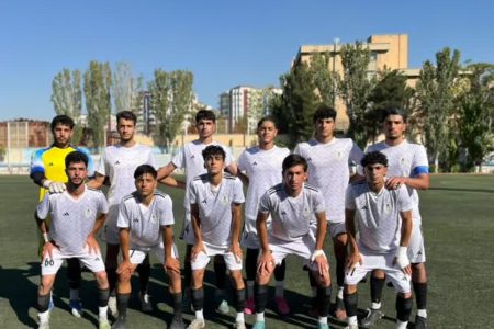 شهرداری همدان سربلند از بازی بزرگ لیگ یک فوتبال جوانان کشور/ آلومینیوم اراک با درخشش گلر شهرداری آب شد!