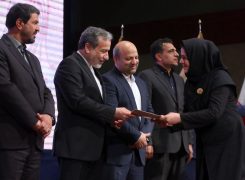 «تندیس‌ها در آغوش شهر کهن؛ / اختتامیه اصحاب قلم هگمتانه