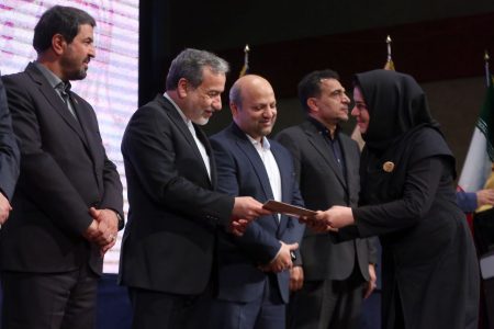 «تندیسها در آغوش شهر کهن؛ / اختتامیه اصحاب قلم هگمتانه «تندیسها در آغوش شهر کهن؛ / اختتامیه اصحاب قلم هگمتانه