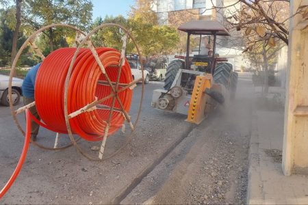 آغاز عملیات اجرای فیبر نوری در شهرک دادگستری همدان