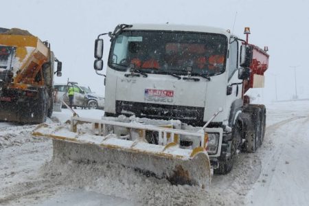 رانندگان احتیاط کنند؛ گردنه‌های استان برفی است