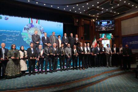 درخشش اداره کل منابع طبیعی و آبخیزداری استان همدان در سی و نهمین دوره معرفی نمونه های منابع طبیعی و آبخیزداری