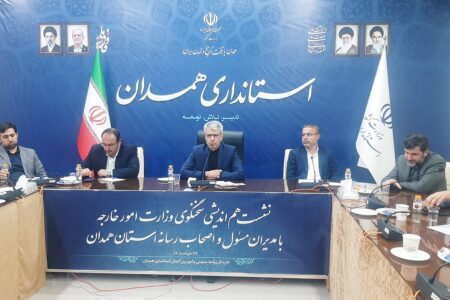 رسانه‌ها نقش فوق‌العاده مهمی در نشان دادن دروغ‌پردازی‌های دشمن دارند